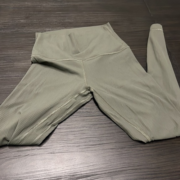 Lululemon aligns - Picture 3 of 4